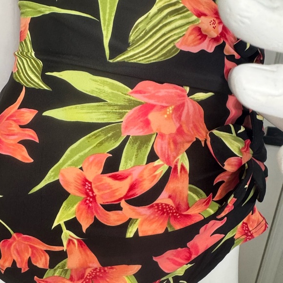 St. John's Bay Floral One Piece Swimsuit Size 10. - Picture 7 of 14